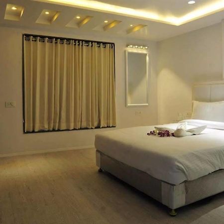 Grand Nakshatra Hotel Ānand Εξωτερικό φωτογραφία