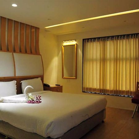 Grand Nakshatra Hotel Ānand Εξωτερικό φωτογραφία